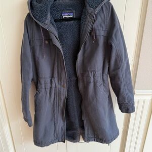 Patagonia women’s prairie dawn parka, navy blue